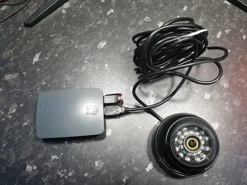 Which devices are compatible with MotionEyeOS?